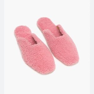 Sleeper pink shearling slippers